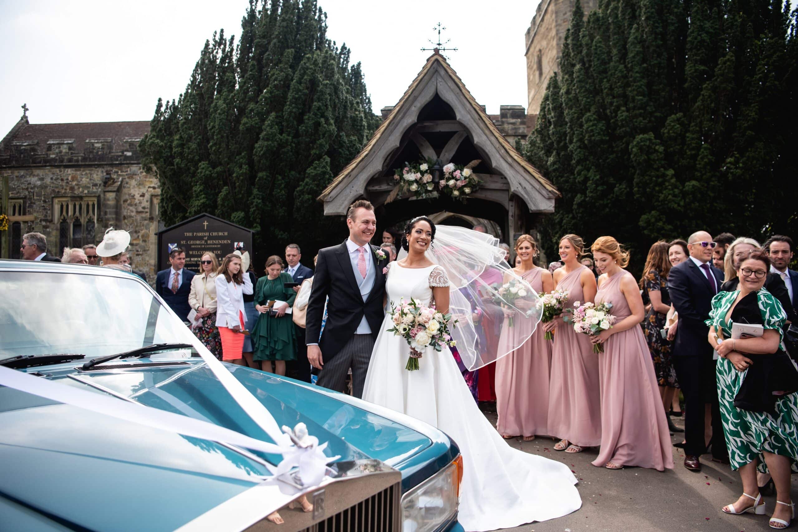 neil and juliette who met on elitesingles share photos of their wedding day